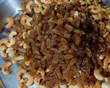 A picture of step 3 of Moong daal Panjeeri.