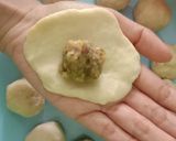 Foto langkah ke 3 dari resep Bakpia basah teflon isi kacang hijau.