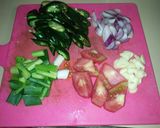 Foto langkah ke 2 dari resep Oseng² cumi asin cabe hijau.