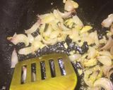 A picture of step 1 of Chili cheese fries.