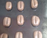 A picture of step 7 of Coffee beans cookies.