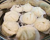 A picture of step 6 of Steamed Pork Buns with Quail Eggs (Bánh bao nhân thịt trứng cút).