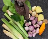 A picture of step 2 of Indonesian Yellow Chicken Soup (Soto Ayam).