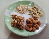 ग्रनोला मोदक (granola modak recipe in Hindi) रेसिपी चरण 1 फोटो