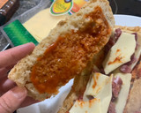 Foto del paso 2 de la receta: Pan relleno de taquitos de jamón y quesos