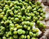 Foto del paso 2 de la receta Ensaladilla tibia de merluza de pincho con guisantes naturales