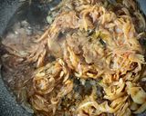 Foto del paso 2 de la receta: Pollo marinado con salsa de palosanto (caqui/kaki)