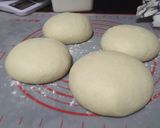 Foto langkah ke 7 dari resep Pizza Margharita, tanpa fresh basil > _ <.