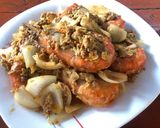 รูปขั้นตอนการทำที่ 1 ของ กุ้งแม่น้ำผัดผงกะหรี่
