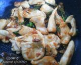 รูปขั้นตอนการทำที่ 3 ของ ไก่ผัดพริกขี้หนูสวน