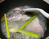 Foto langkah ke 3 dari resep Sop Ikan Gurame.