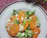 Foto langkah ke 4 dari resep Tumis Brokoli Wortel Telur.