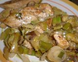 Foto del paso 8 de la receta: Pechugas grille con salteado de hongos y puerros al vino blanco