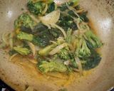 Foto del passaggio 10 della ricetta Pasta con i broccoletti e mollica tostata "Atturata"