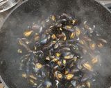Une image de l'étape 4 de Moules roquefort.