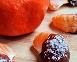 Foto del paso 4 de la receta: Gajos de mandarina al chocolate 🍊 versión saludable 🍫 🥥 antojito 😋