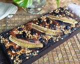 Foto langkah ke 8 dari resep Banana Choco Cheesecake.