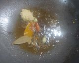 A picture of step 2 of Paneer green peas methi malai.