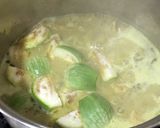 รูปขั้นตอนการทำที่ 3 ของ แกงเขียวหวานไก่ใส่มะเขือ