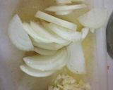 Foto langkah ke 1 dari resep Sosis Saos Tiram Manis.