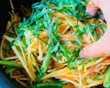 Hình bước làm 17 của món Vào bếp cùng con: gỏi đu đủ Thái không tôm, không cay