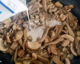 Foto del paso 4 de la receta: Salsa de hongos