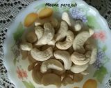 A picture of step 4 of Matar potli.