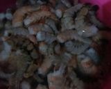 Foto langkah ke 2 dari resep Udang pedes asam manis".