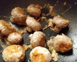 A picture of step 2 of Mushroom tikka Masala.