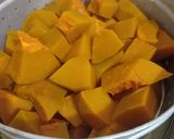 Foto langkah ke 2 dari resep Puding Labu Kuning Vla Santan untuk MPASI usia 12 bulan >.