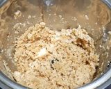 गूळ तूप पोळीचा लाडू (Gul Tup Policha Ladoo Recipe In Marathi) रेसिपी स्टेप 2 फोटो 