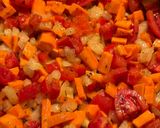 Foto del paso 2 de la receta: Couscous de verduras y pollo en freidora de aire