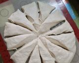Hình bước làm 2 của món Mushroom Bun 🍄 bánh mì ngọt hình nấm 🍄