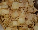 Foto langkah ke 10 dari resep Ladran / Kue Bawang Seledri.