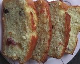 A picture of step 9 of Banana and berries loaf.