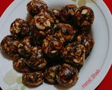 ખજૂર ડ્રાયફ્રુટ બોલ્સ (Khajoor Dryfruit Balls Recipe In Gujarati) રેસીપી સ્ટેપ5ફોટો