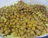 A picture of step 3 of Spicy and crunchy roasted pepper and garlic hummus.
