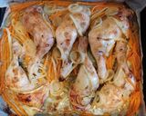 Sült csirkecomb zöldségekkel recept fázis 5 fotója