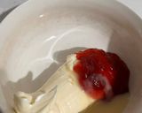 Foto langkah ke 4 dari resep Bolu matcha strawberry Chesse.
