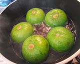 Foto del paso 1 de la receta: Zapallitos verdes rellenos 🍞🧀