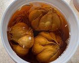 A picture of step 3 of Pickled Garlic 🧄.