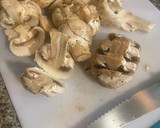 Foto del paso 1 de la receta: Tiritas de pescado con champiñones