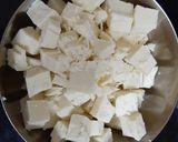 A picture of step 1 of Mukhwas Stuffed Chocolate Roses.