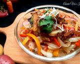Hình bước làm 3 của món Rau củ xào thịt và khoai tây