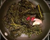 Foto del passaggio 3 della ricetta Orecchiette fatte in casa cavolo nero bio e pancetta