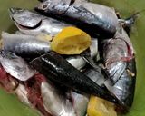 Foto langkah ke 1 dari resep Ikan Tongkol Bumbu Kluwek/Pucung.