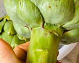 Hình bước làm 1 của món 🌱 Bông Atiso Luộc Chấm Sốt Dấm Mù Tạt (Vegan)
