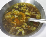 ஹாட் அண்ட் சோர் சூப் (Hot and sour soup recipe in tamil) ரெசிபி ஸ்டேப் 4 புகைப்படம்