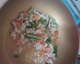 รูปขั้นตอนการทำที่ 2 ของ สปาเก็ตตี้หมูสับมะเขือเทศผัดน้ำ