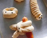 Hình bước làm 2 của món Bánh mì sâu róm